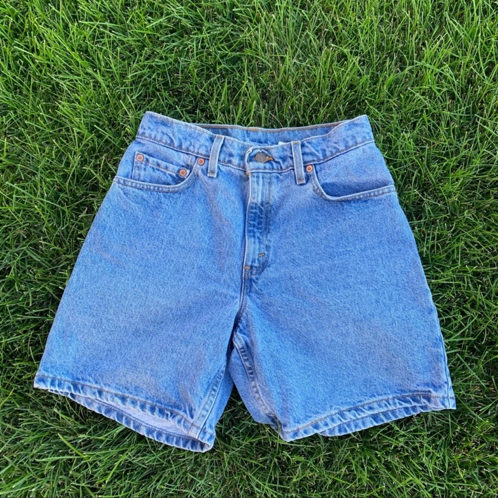 Vintage Levi’s 550 shorts